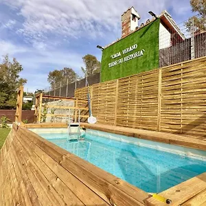De Diseno Con Piscina Y Barbacoa Сasa de vacaciones